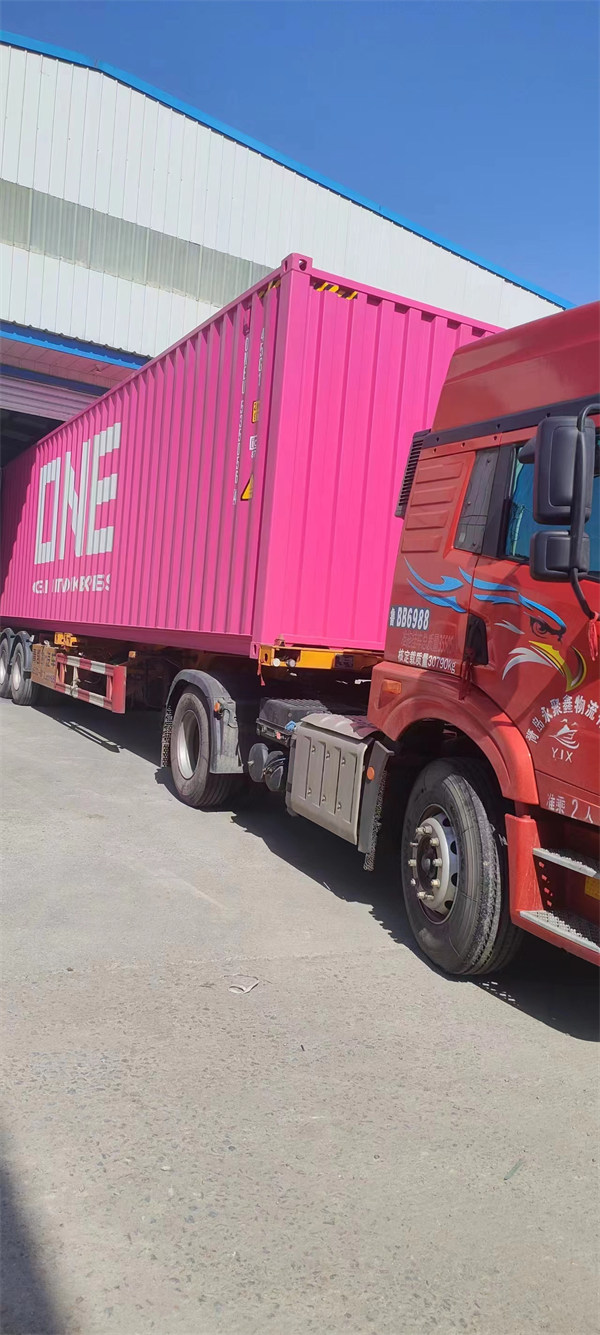 鑫泰鋁業(yè)生產(chǎn)的加長(cháng)鋁板和鋁帶出口國外