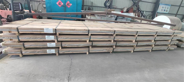 鑫泰鋁業(yè)生產(chǎn)的加長(cháng)鋁板和鋁帶出口國外